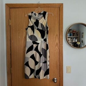 Ellen Tracy silk black print dress size 8 with pockets